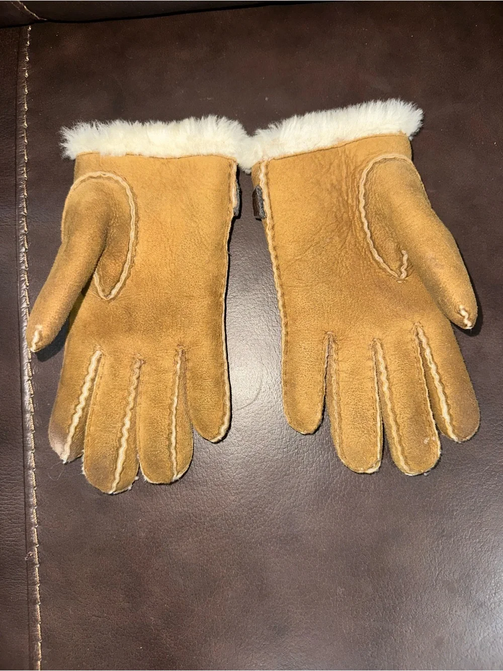 UGG Bailey Button Shearling-Trim Gloves Size S